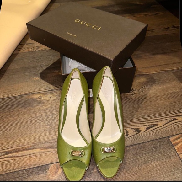 Green Gucci Open Toe Heels (Size 7.5M) - Picture 1 of 4